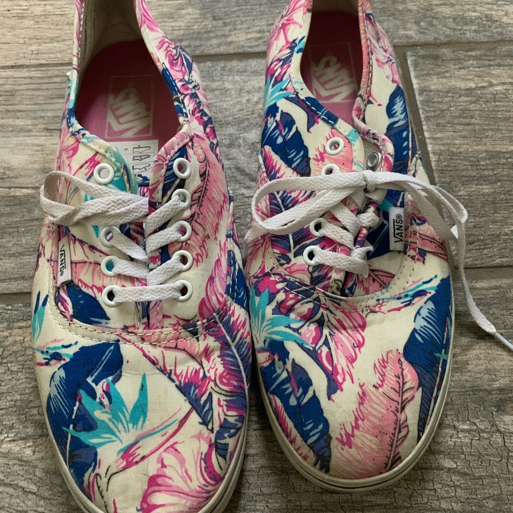 Vans- women’s floral vans 9.5